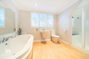 Family Bathroom- click for photo gallery